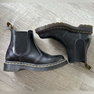 Dr. Martens 2976 Women’s Arcadia Leather Chelsea Boots Size US 5